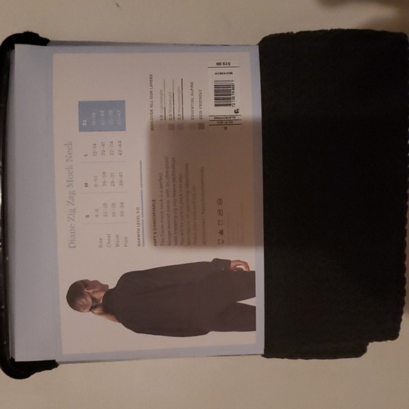 Wander Diane Zig Zag Mock Neck - Picture 2 of 2